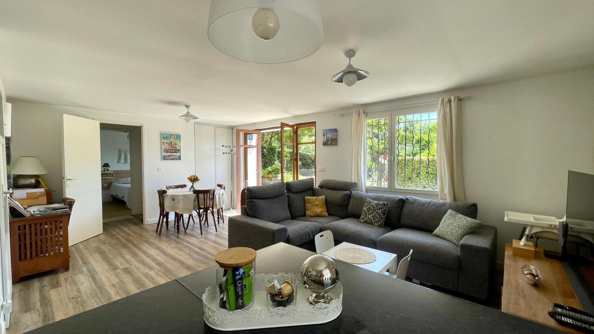 Large Private Garden, Quiet 2-Bedroom Apartment, Air Conditioning, Wifi, Parking Cassis Luaran gambar