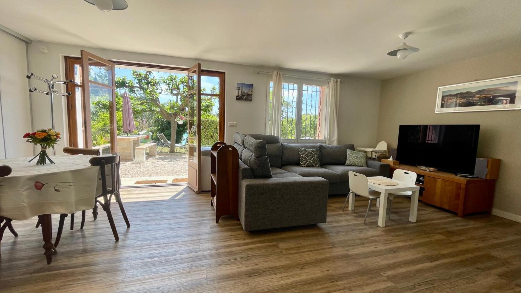 Large Private Garden, Quiet 2-Bedroom Apartment, Air Conditioning, Wifi, Parking Cassis Luaran gambar