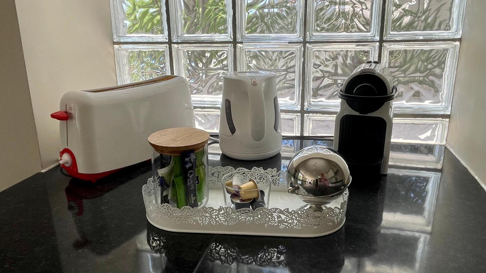 Large Private Garden, Quiet 2-Bedroom Apartment, Air Conditioning, Wifi, Parking Cassis Luaran gambar