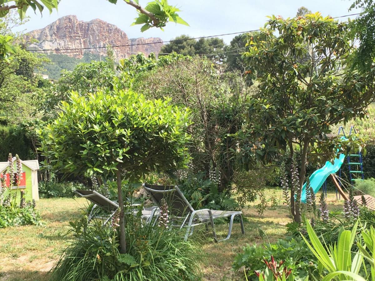 Large Private Garden, Quiet 2-Bedroom Apartment, Air Conditioning, Wifi, Parking Cassis Luaran gambar
